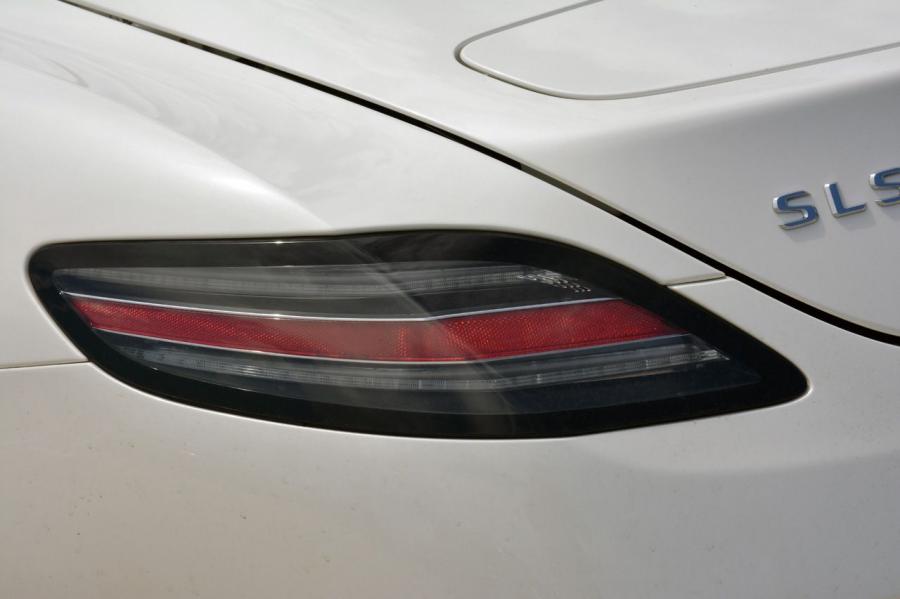  Mercedes-Benz SLS AMG GT Roadster 2013 года  (фото 26 из 37)